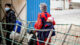 Nach einer Woche an Bord 247 Flüchtlinge an Land Flüchtling, Mutter, Kind, Seenotrettung, Schiff, Land, Ocean Viking
