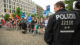 Nach Corona wieder mehr Demonstrationen der extremen Rechten Afd, Alternative für Deutschland, Demonstration, Demo, Menschen, Polizei, Absperrung