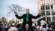 Wie Deutschland Syrer zum Bleiben zwingt Assad, Syrer, Syrien, Menschen, Jubel, Demonstration, Frau