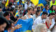 Nach Anlaufproblemen Fortschritte bei Integration ukrainischer Geflüchteter Ukrainer, Ukraine, Fahnen, Flaggen, Demo, Demonstration, Menschen