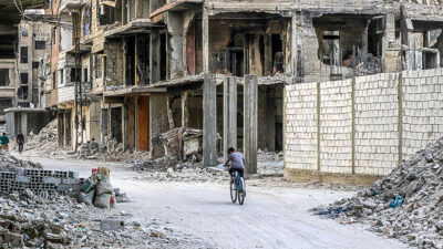 Damaskus, Syrien, Stadt, Kind, Fahrrad, Krieg, Zerstörung, Schutt