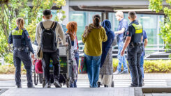 Afghanen, Flüchtlinge, Hannover, Flughafen, Afghanistan, Flüchtlingspolitik, Menschen, Familie, Polizei